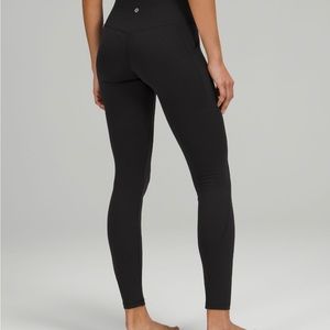 Black Lululemon align leggings.